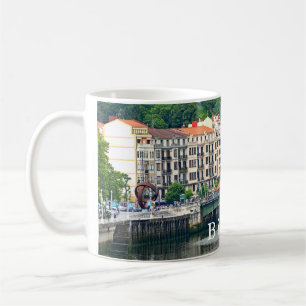 Taza De Café Bilbao. Paisaje urbano con el río