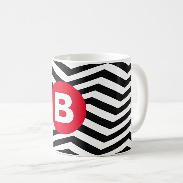 Taza De Café Black and White Zig Zag Pattern Red Monogram (Anverso derecho)