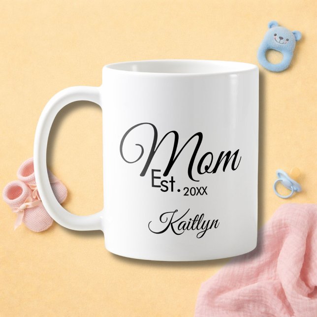 Taza De Café Black Script Mom Established New Mom Gift  (Subido por el creador)