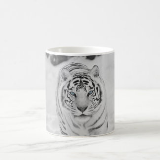 Taza de café blanca del tigre