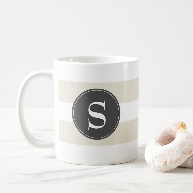 Taza De Café Blanco moderno, tazas, monograma negro (Con donut)