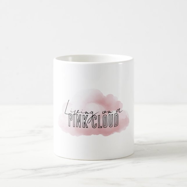 Taza De Café Blanco Viviendo En Una Nube Rosa (Centro)