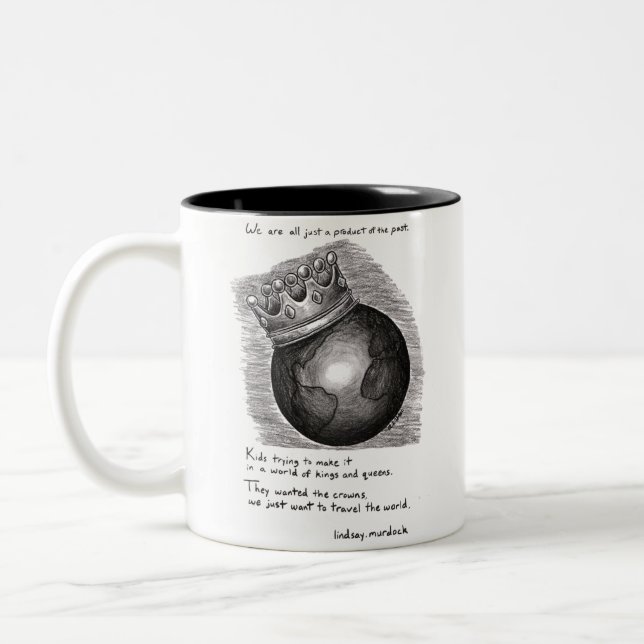 taza de café blanco y negro con cita y arte (Izquierda)