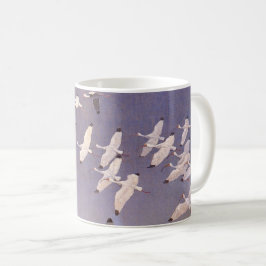Taza De Café Bloque de Ibis volando sobre humedales, aves vitíc