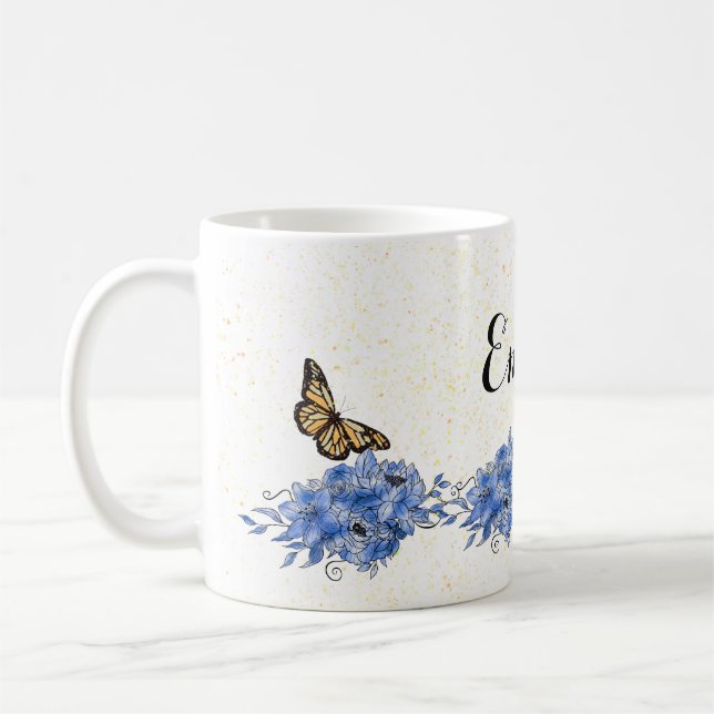 Taza De Café Blue Floral bouquet in the blooming garden (Izquierda)