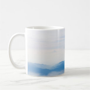 Taza De Café Blue sky and mountains view from airplane stylized