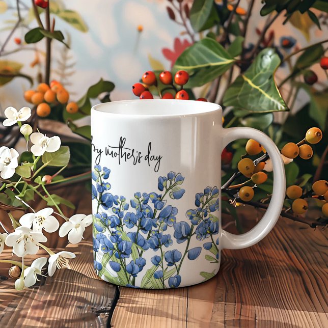 Taza De Café Bluebonets de la primavera meridional (Bluebonnets on customizable coffee mug for Mother's Day or Birthdays.  Rustic flair. )