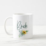 Taza De Café Boda Bride Sunflower Eucalyptus<br><div class="desc">¡Toda fiesta de novias necesita café! Trata a tu tribu con esta adorable jarra de girasol y haz que se sientan especiales. Obra de arte/gráficos de ReachDreams.etsy.com</div>