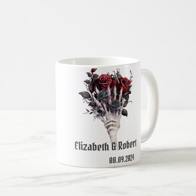 Taza De Café Boda del esqueleto de rosas rojas góticas (Anverso derecho)