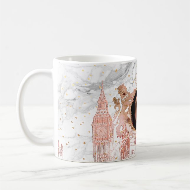 TAZA DE CAFÉ BODA REAL KISS, HARRY+MEGHAN (Izquierda)