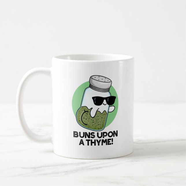 Taza De Café Bollos Sobre Un Thyme Gracioso Pun De Hierba (Izquierda)