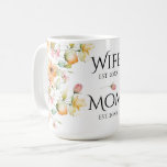 Taza De Café Bonito Boho Naranja Pink acuarela floral esposa ma<br><div class="desc">Flores silvestres de bonito romántica - esposa y mamá mug. Perfecto para eventos de primavera, verano o otoño. Hermosas acuarelas de flores silvestres para eventos de campo, boho, jardín y temática floral. Para empezar a cambiar nombres y detalles de eventos, haga clic en "Personalizar esta plantilla" y edite la redacción...</div>