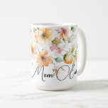 Taza De Café Bonito Boho Naranja Pink Watercolor Flores salvaje<br><div class="desc">Bonito romántica con flores silvestres - Mejor Mamá. Perfecto para eventos de primavera, verano o otoño. Hermosas acuarelas de flores silvestres para eventos de campo, boho, jardín y temática floral. Para empezar a cambiar nombres y detalles de eventos, haga clic en "Personalizar esta plantilla" y edite la redacción en los...</div>