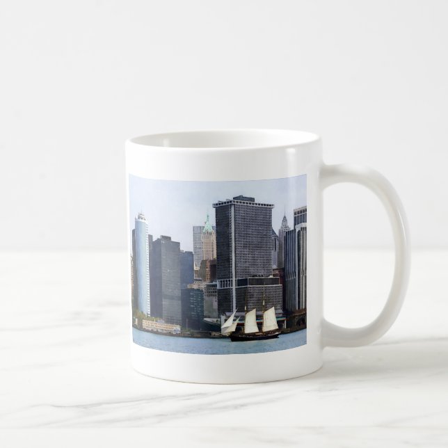 Taza De Café Botes - Schooner Against the Manhattan Skyline (Derecha)