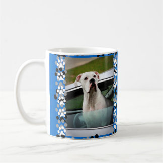Taza De Café Boxeador blanco en un coche