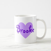 Brooke en morado