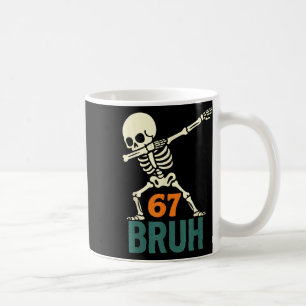 Taza De Café Bruh Meme de Halloween Números Seis Siete Esquelet