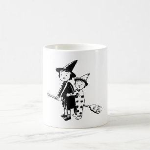 Taza De Café Bruja y payaso de Halloween montando escoba