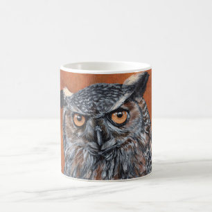 Taza De Café Búho cornudo sobre naranja
