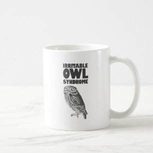 Taza De Café Búho irritable. Retruécano divertido