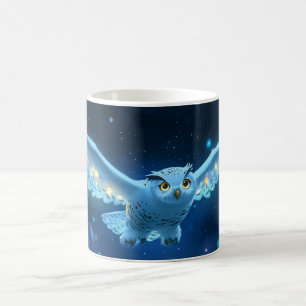 Taza De Café búho nevado volando en el cielo nocturno.