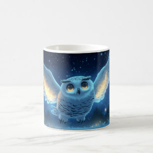 Taza De Café búho nival volando en el cielo nocturno.