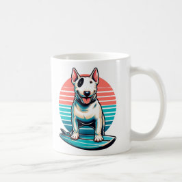 Taza De Café Bull terrier en una tabla de surf estilo retro de