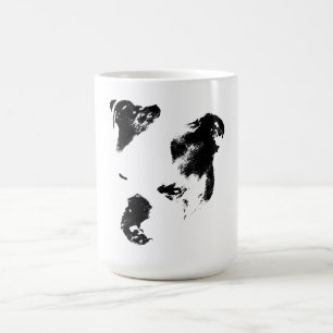 Taza De Café Bulldog mirando a la izquierda en tinta negrita co