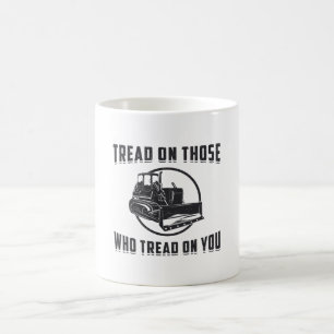 Taza De Café Bulldozer Tread De Trabajadores De Construcción En