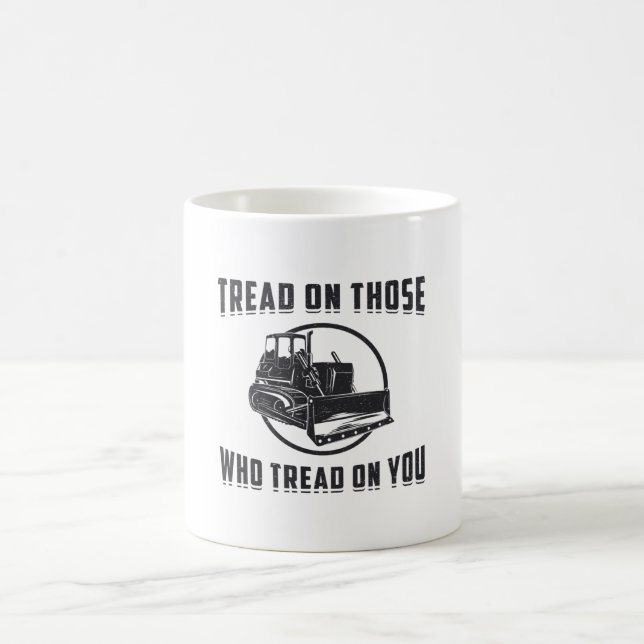 Taza De Café Bulldozer Tread De Trabajadores De Construcción En (Centro)