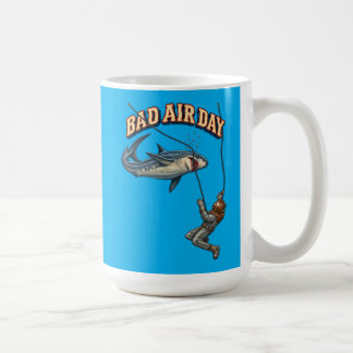 Taza De Café Buzo de casco vintage y un gran tiburón blanco URM