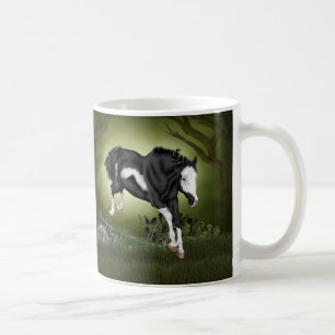 Taza De Café Caballo de pintura overo blanco y negro saltando