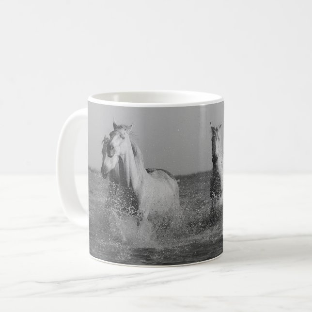 Taza De Café Caballos blancos, fotografía en blanco y negro (Anverso izquierdo)