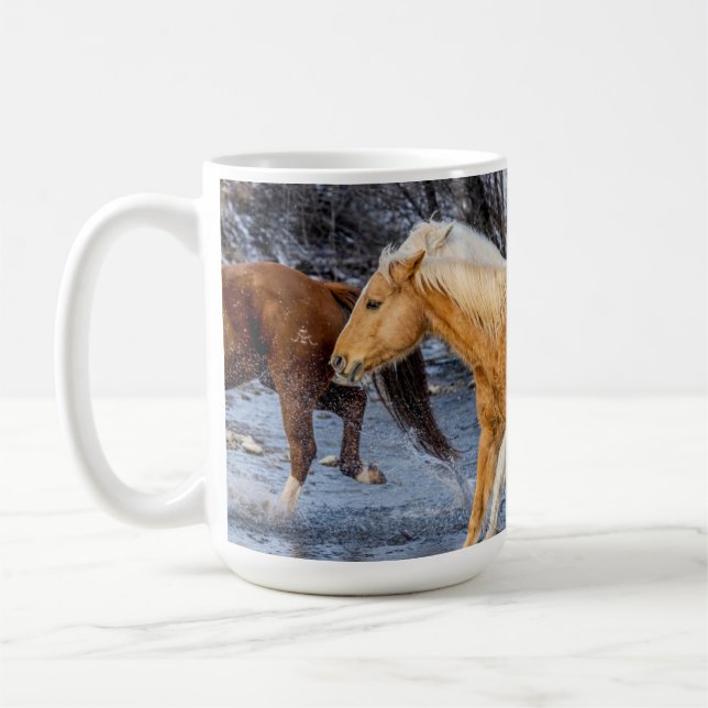 Taza De Café Caballos cruzando el arroyo (Izquierda)