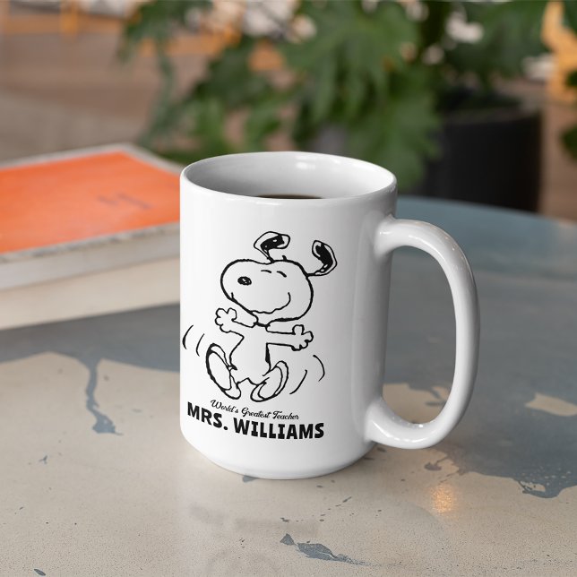 Taza De Café Cacahuetes | Snoopy Greatest Teacher Personalizado (Mug on table)