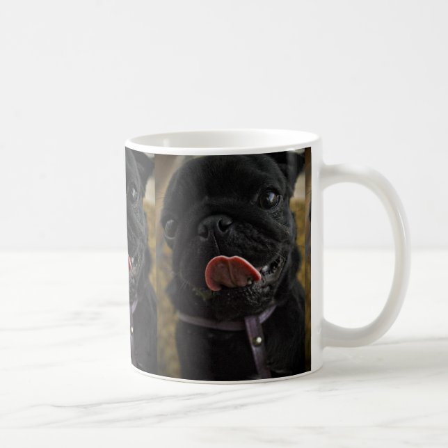 Taza De Café cachorro negro lamiendo (Derecha)