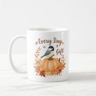 Taza De Café Cada Día Es Un Regalo Pájaro en Calabaza