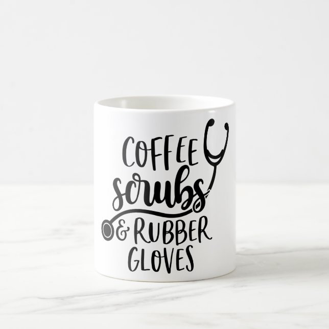 Taza De Café Café, crubos y guantes de goma. (Centro)