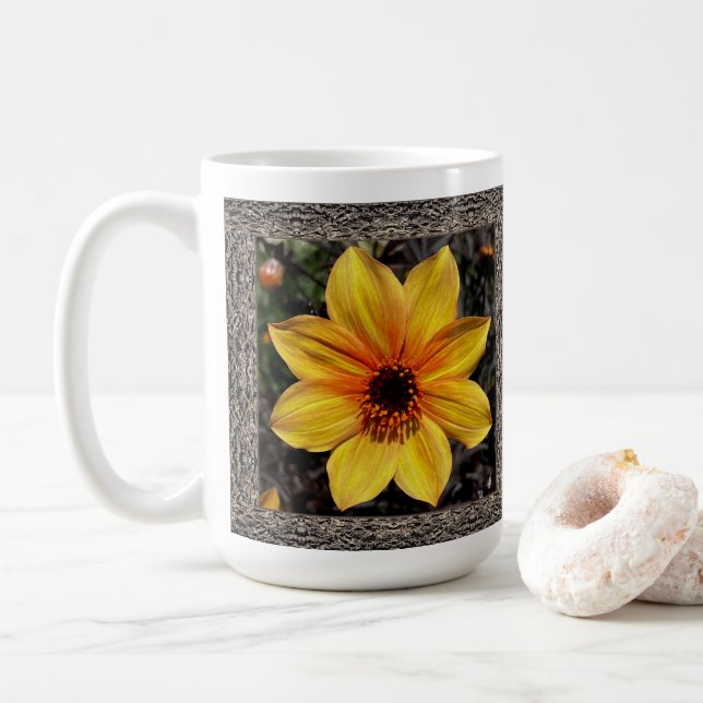 Taza De Café Café inspirador con dahlia amarilla (Con donut)