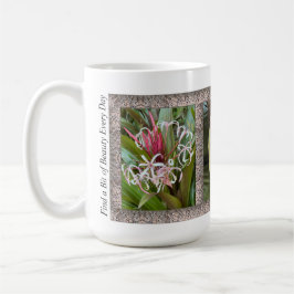 Taza De Café Café inspirador con plantas en huelga