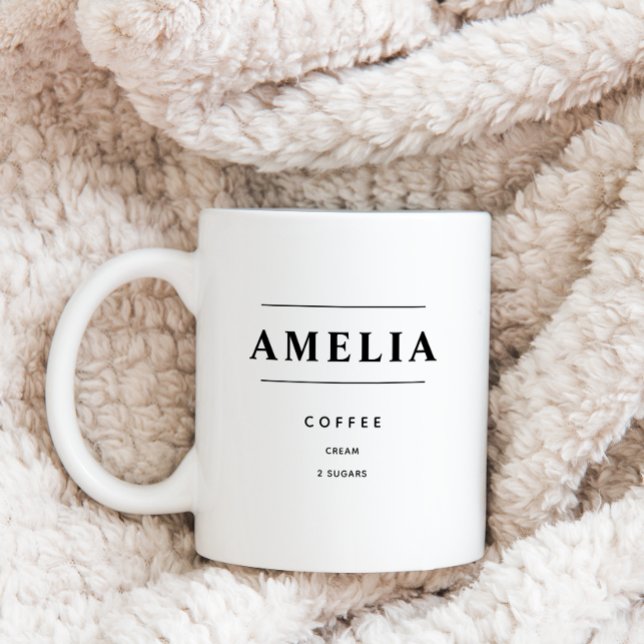 Taza De Café Café personalizado, bebida Personalizado (Personalized Name and Drink order coffee mug with black text shown on blanket background. )