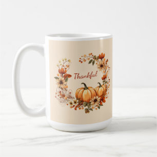 Taza De Café Calabaza agradecida y flores de otoño