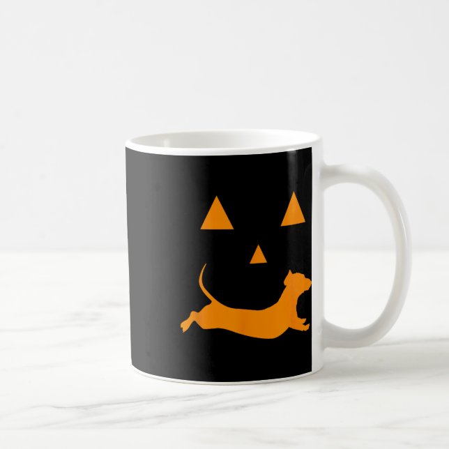 Taza De Café Calabaza de Halloween Dachshund vestido de lintern (Derecha)