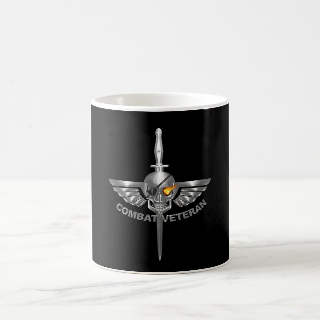 Taza De Café Calavera alada malvada de combate con daga (Centro)