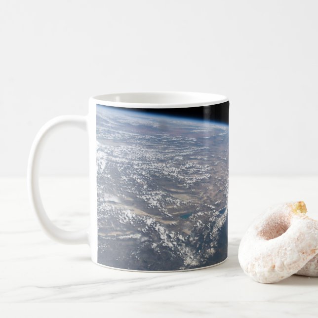Taza De Café California Y Nevada Como Se Ve Desde El Espacio. (Con donut)