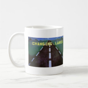 Taza de café cambiante de los carriles