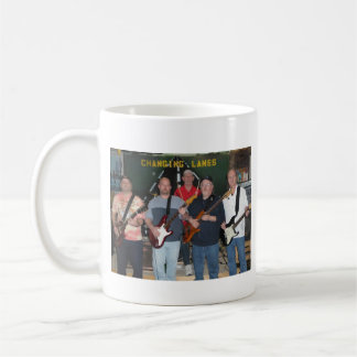 Taza de café cambiante de los carriles