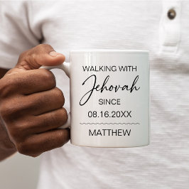 Taza De Café Caminando con Jehová desde Blanco y Negro
