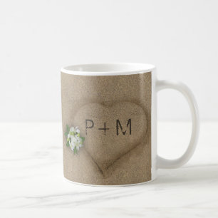 Taza De Café Caminando juntos en la playa