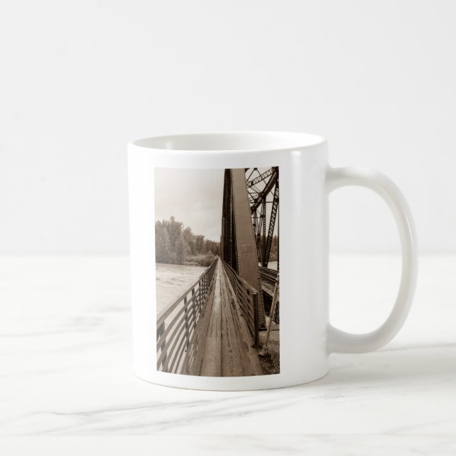 Taza De Café Camino del puente ferroviario de Talkeetna (Derecha)